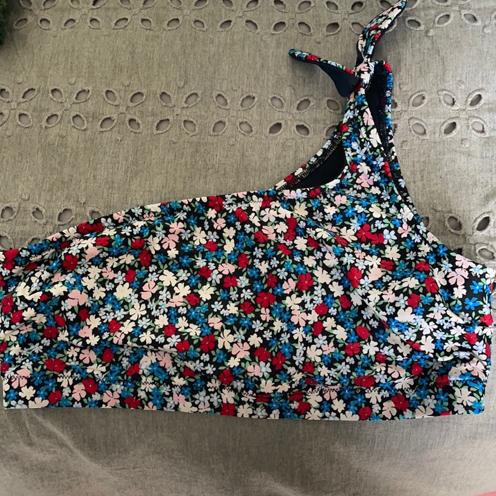One shoulder bathing suit top